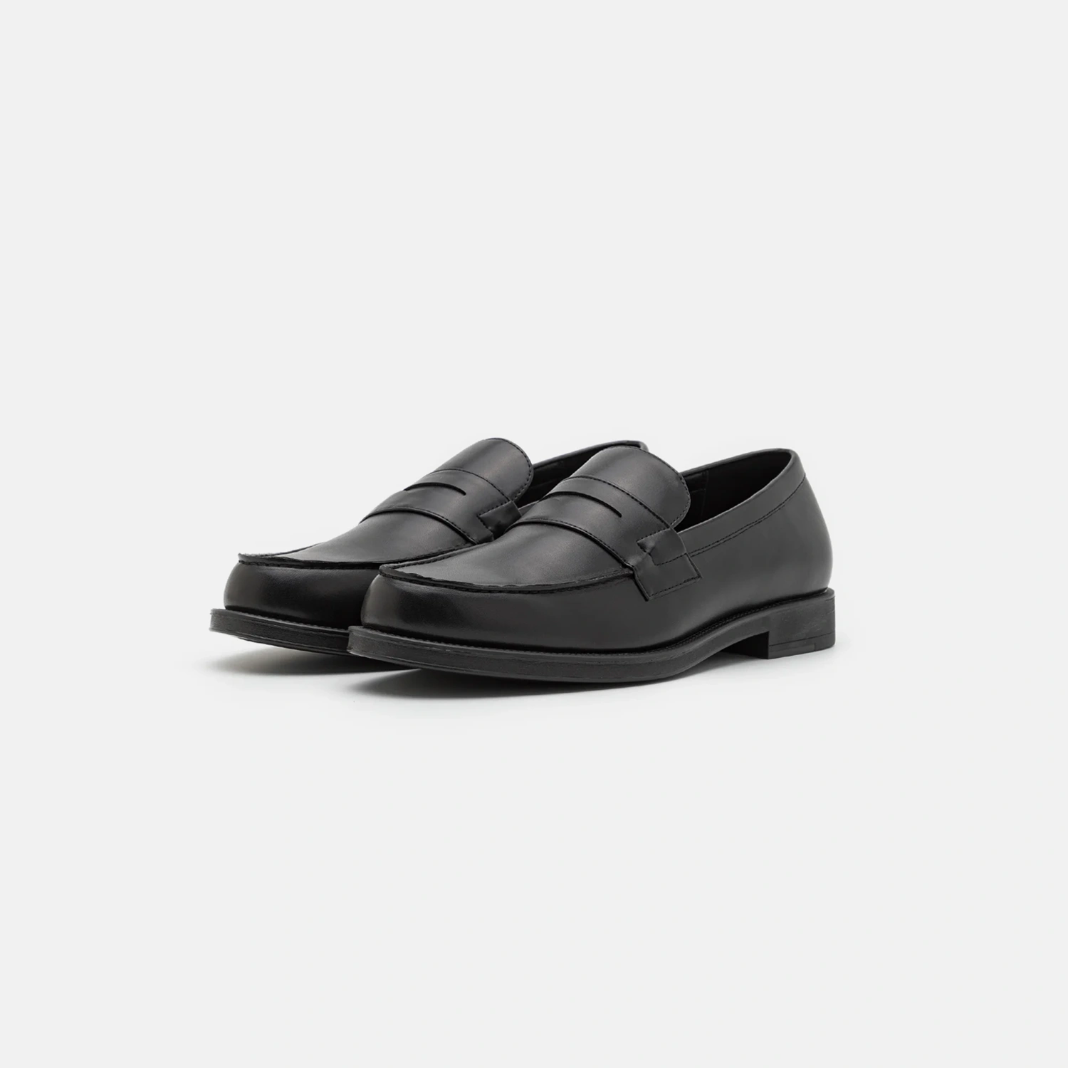 Loaferit pistokkaat